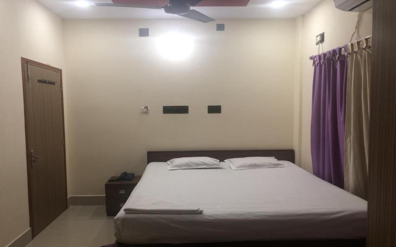 Staymaker Hotel Sannidhyo ชานตี นิเคทัน ภายนอก รูปภาพ